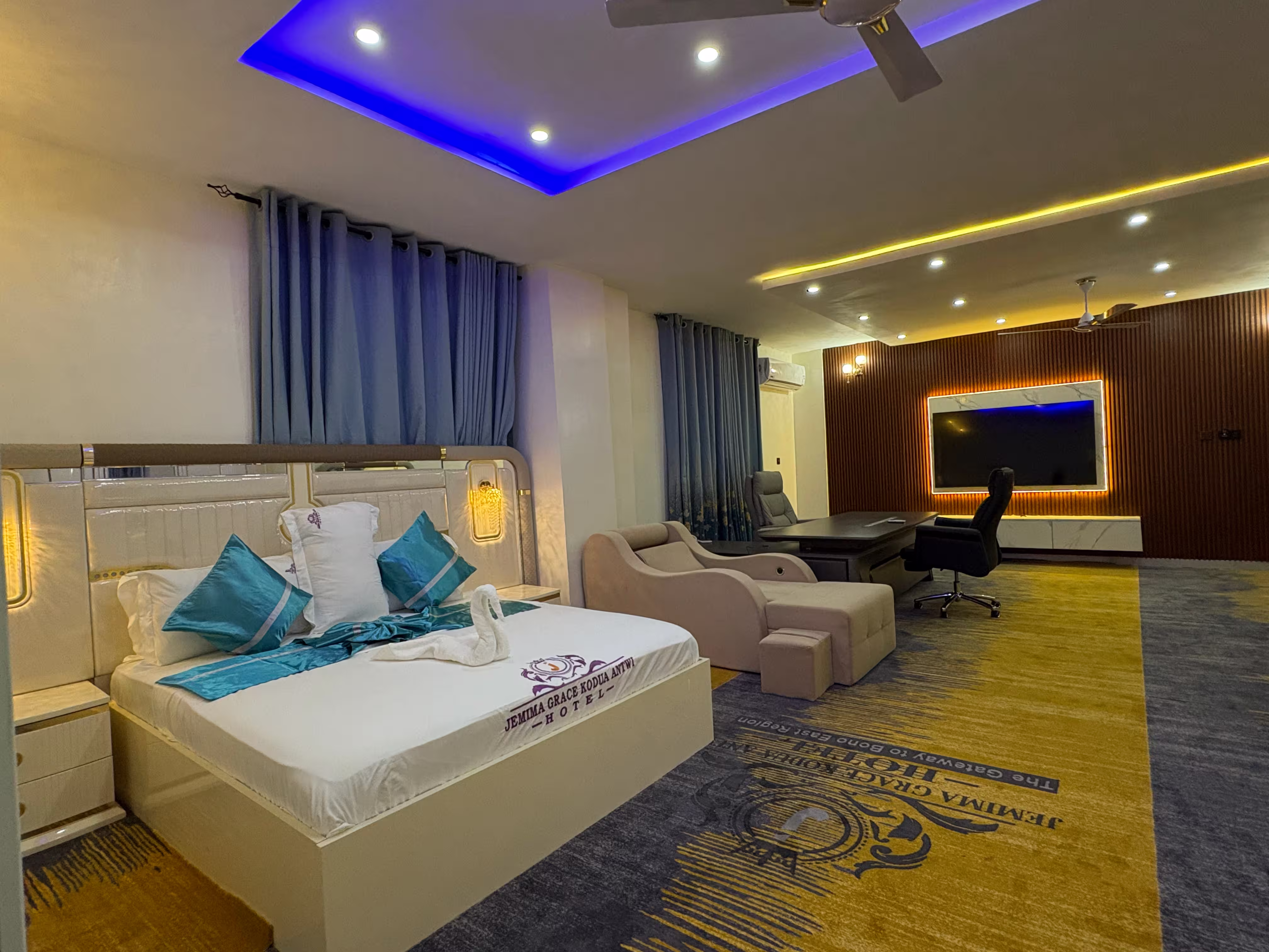 Artist Suite room at Jemima Grace Hotel